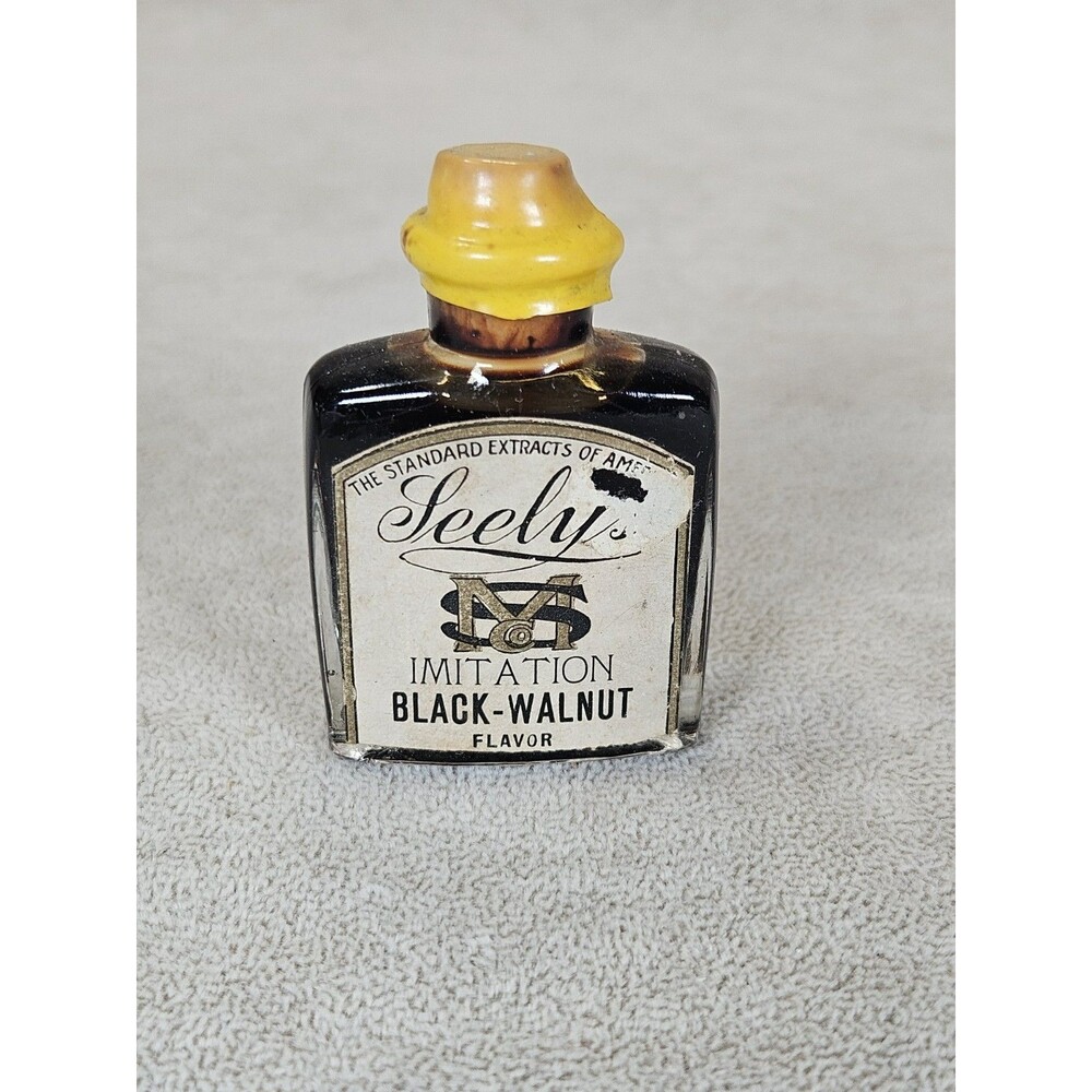 Antique Seely Manfg Co. Detroit Imitation Black Walnut Flavoring Sealed Display